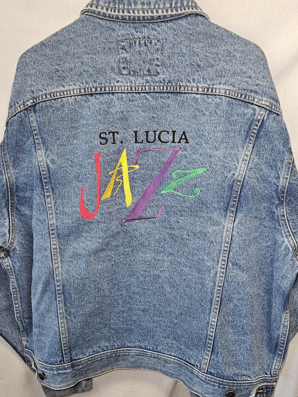 Lee Light Blue Denim 90's Jacket with Multicolor St. Lucia Jazz Embroidery sz XL - Picture 3 of 9